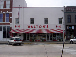 Walton's 5-10, fundada em 1949